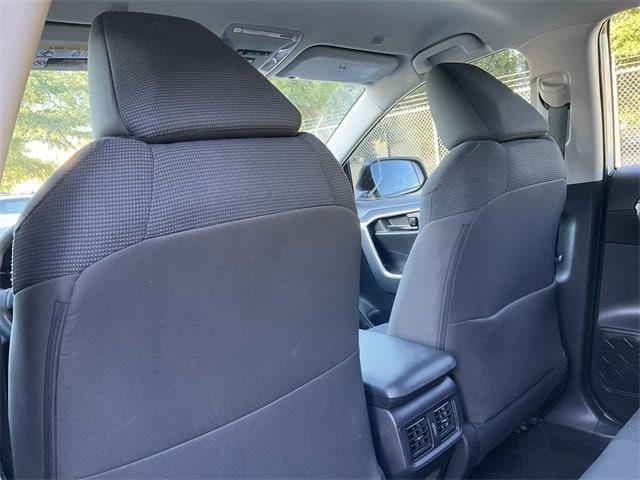 Thumbnail: 2025 Toyota RAV4 - 15