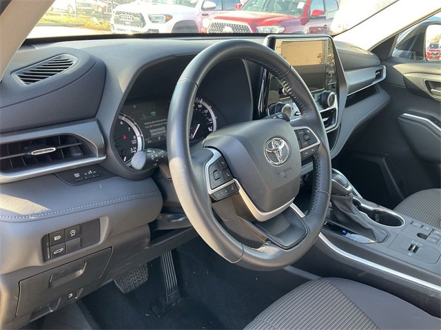 Thumbnail: 2024 Toyota Highlander - 10