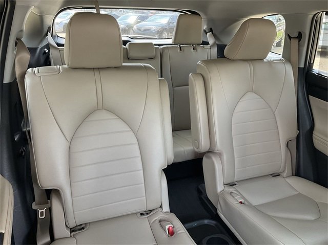 Thumbnail: 2023 Toyota Highlander - 17