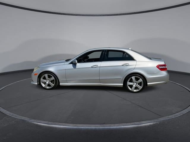 Thumbnail: 2010 Mercedes-Benz E-Class - 5