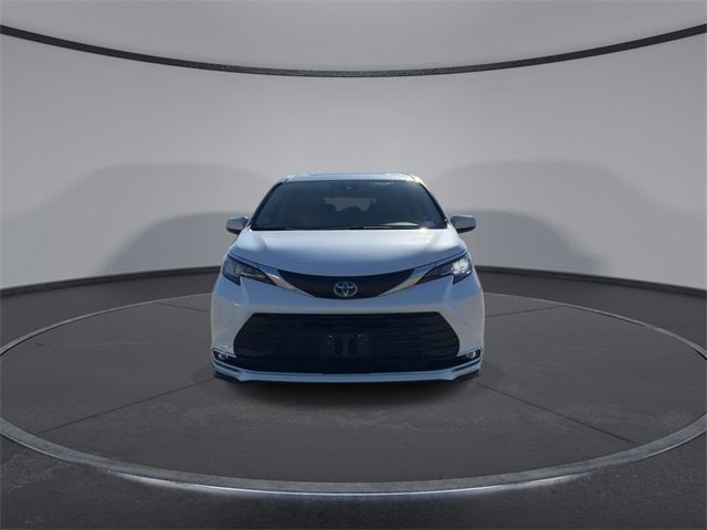 Thumbnail: 2023 Toyota Sienna - 3