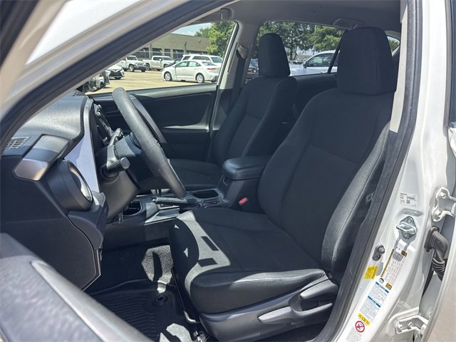 Thumbnail: 2018 Toyota RAV4 - 12