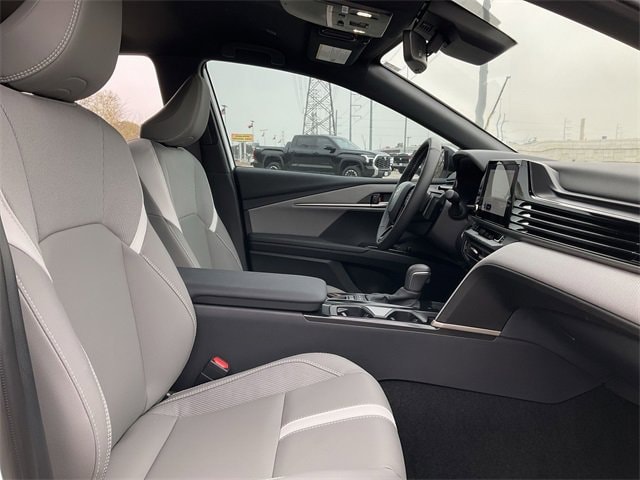 Thumbnail: 2025 Toyota Camry - 17