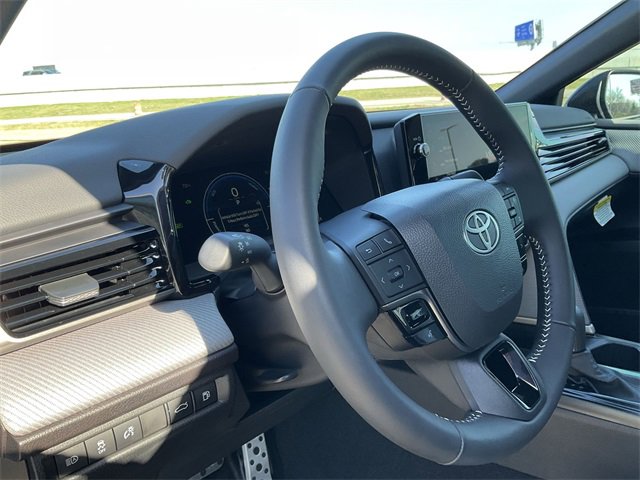 Thumbnail: 2025 Toyota Camry - 10