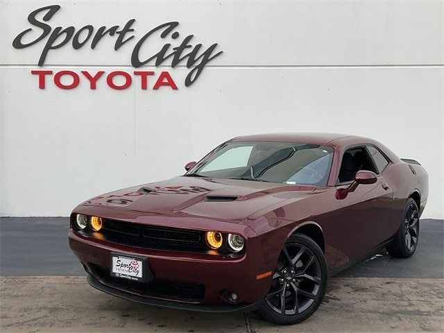 2022 Dodge Challenger SXT's photo