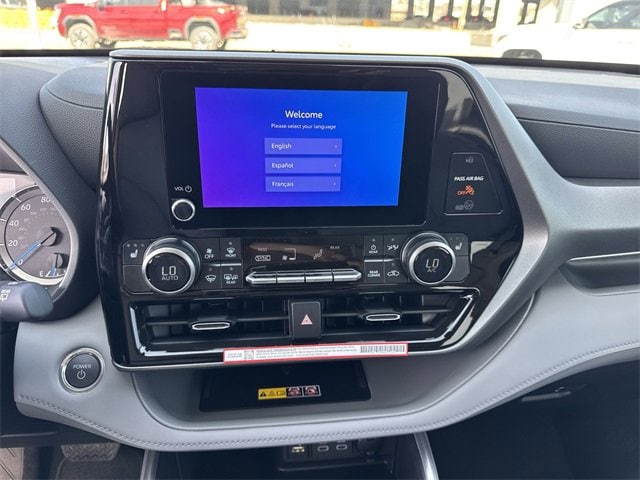 Thumbnail: 2026 Toyota Highlander - 21