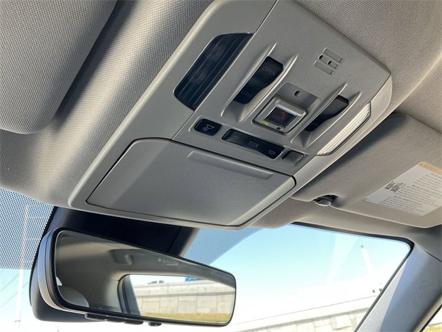 Thumbnail: 2021 Toyota Highlander - 26