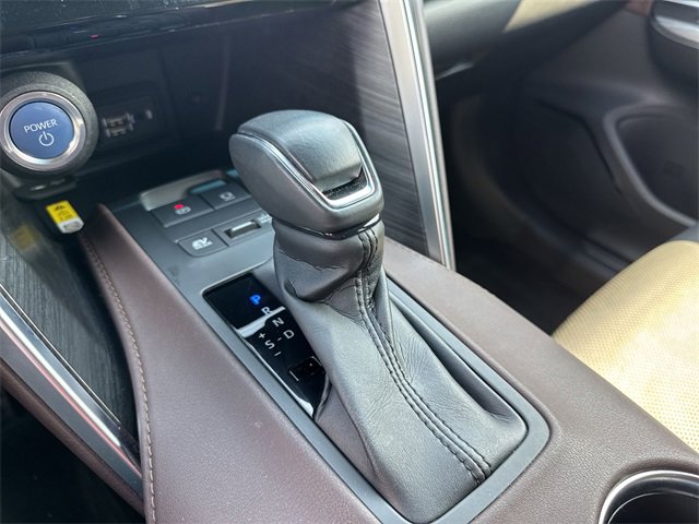 Thumbnail: 2021 Toyota Venza - 25