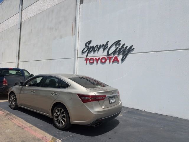 Thumbnail: 2016 Toyota Avalon - 3