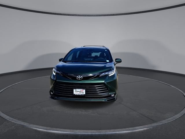 Thumbnail: 2026 Toyota Sienna - 3