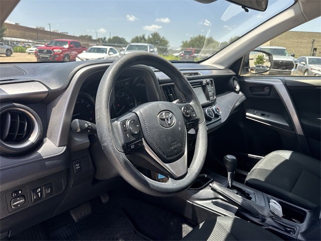 Thumbnail: 2018 Toyota RAV4 - 10