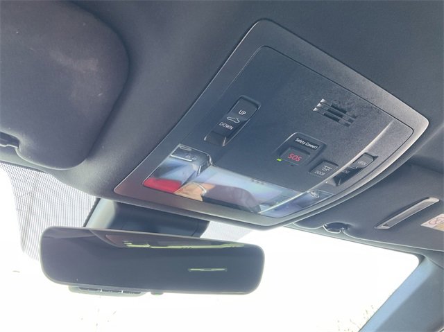 Thumbnail: 2018 Lexus RC - 25