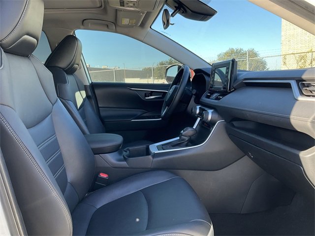 Thumbnail: 2022 Toyota RAV4 - 18