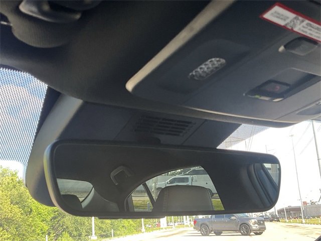 2025 Toyota Camry SE 23