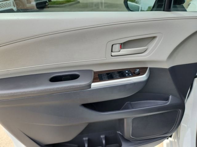 Thumbnail: 2021 Toyota Sienna - 15