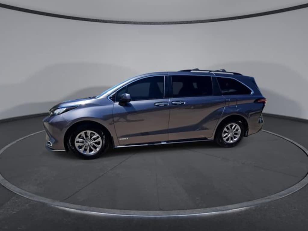 Used 2021 Toyota Sienna XLE 8 Passenger Van