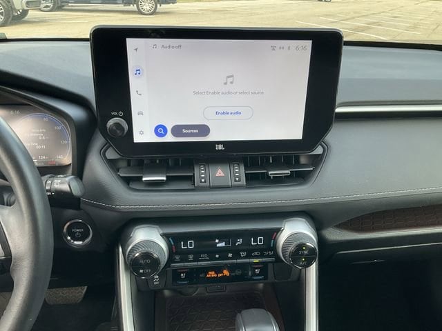 Thumbnail: 2023 Toyota RAV4 - 20
