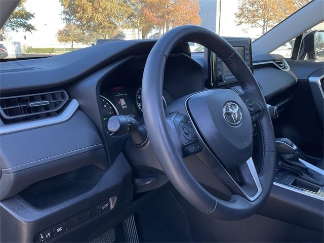 Thumbnail: 2022 Toyota RAV4 - 10