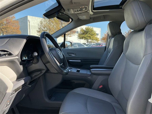 Thumbnail: 2023 Toyota Sienna - 13