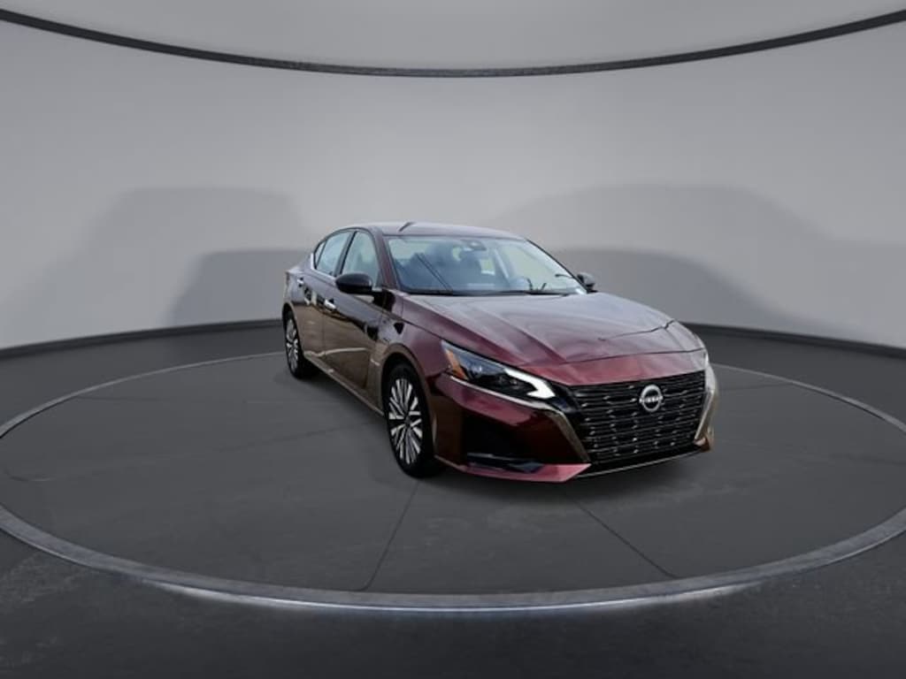Used 2024 Nissan Altima 2.5 SV Sedan