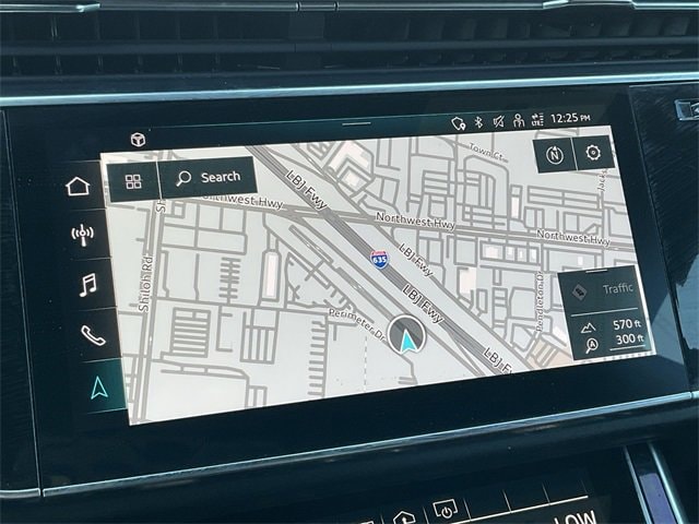 Thumbnail: 2023 Audi Q8 - 16