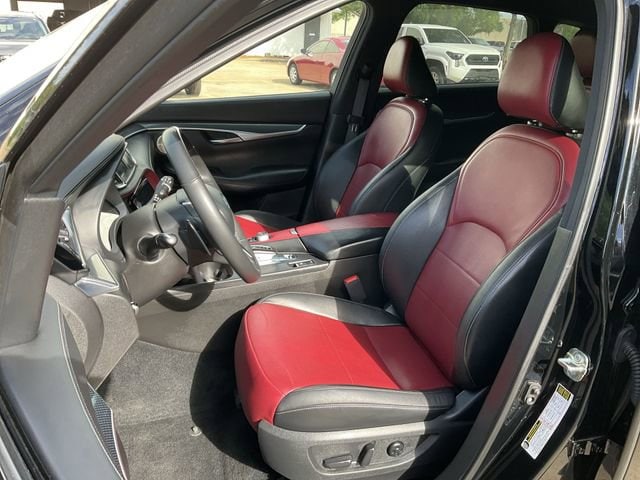 Thumbnail: 2023 INFINITI QX50 - 12