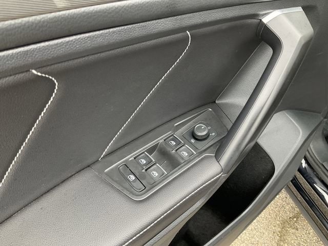 Thumbnail: 2022 Volkswagen Tiguan - 13