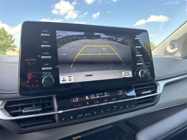 Thumbnail: 2021 Toyota Sienna - 22