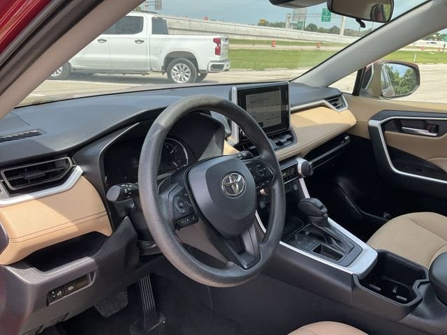 Thumbnail: 2025 Toyota RAV4 - 9
