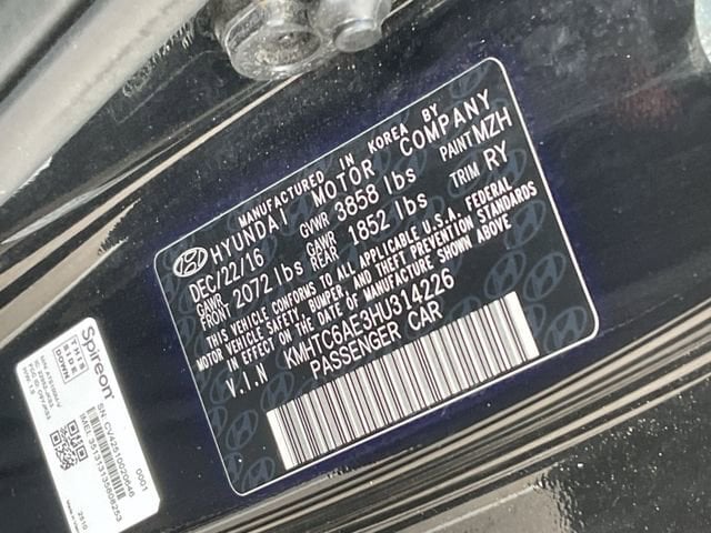 Thumbnail: 2017 Hyundai Veloster - 26