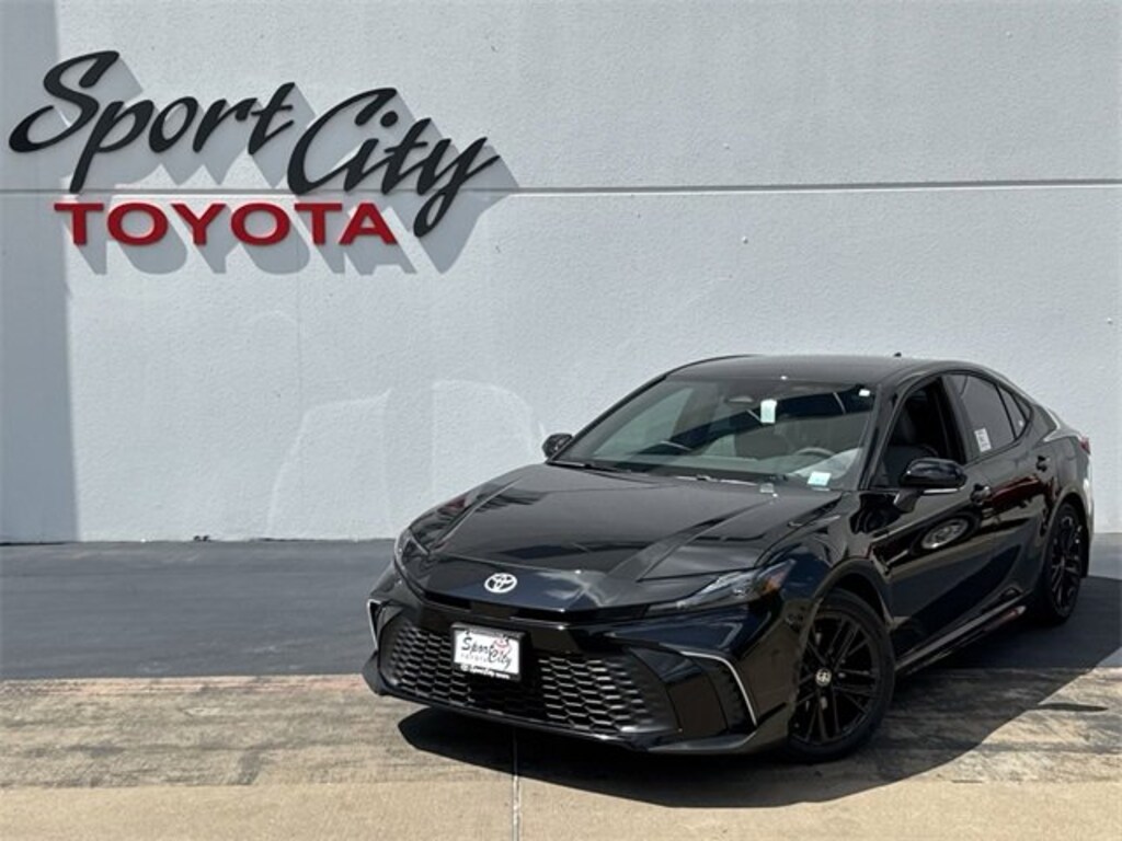 Used 2025 Toyota Camry SE Sedan