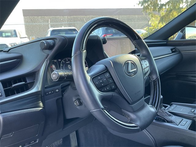 Thumbnail: 2020 Lexus ES - 10