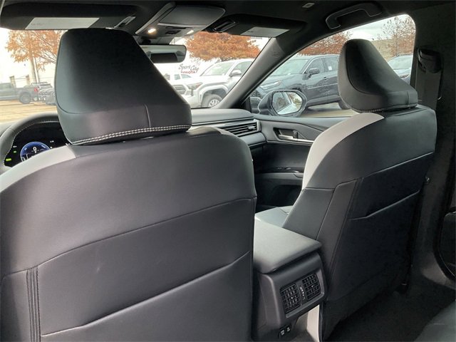 Thumbnail: 2025 Toyota Camry - 15