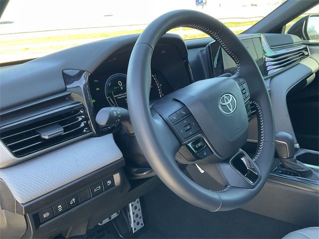 Thumbnail: 2025 Toyota Camry - 10
