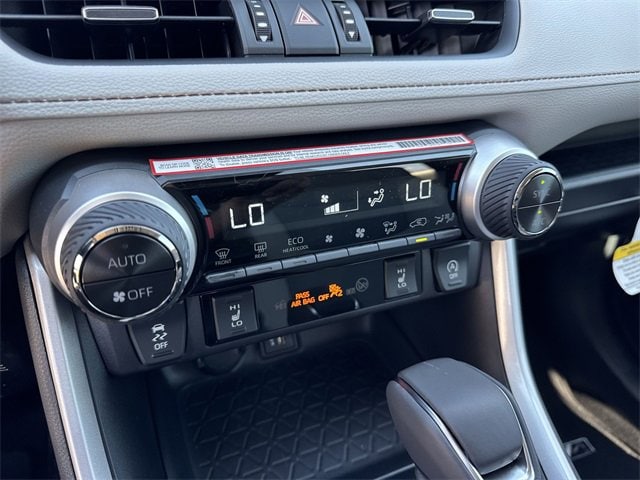 Thumbnail: 2025 Toyota RAV4 - 24