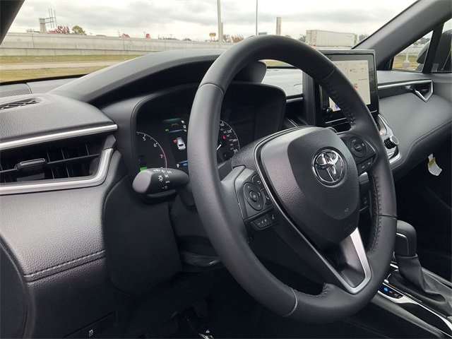 Thumbnail: 2025 Toyota Corolla Cross - 10