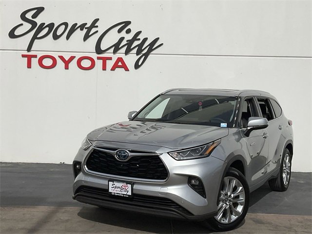 Thumbnail: 2021 Toyota Highlander - 1