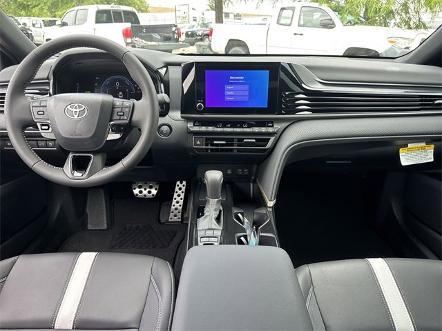 2025 Toyota Camry SE 17