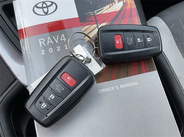 Thumbnail: 2021 Toyota RAV4 - 26
