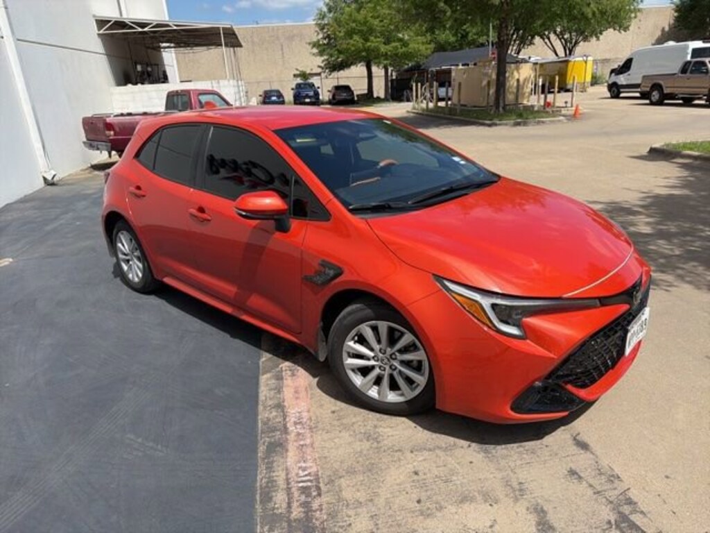 Used 2025 Toyota Corolla Hatchback SE Hatchback