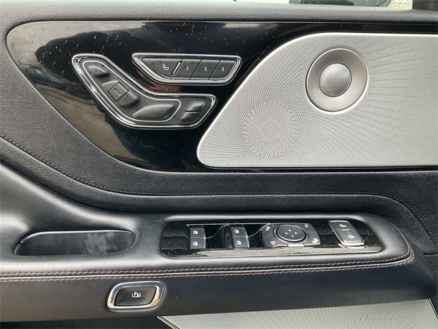 Thumbnail: 2020 Lincoln Aviator - 13