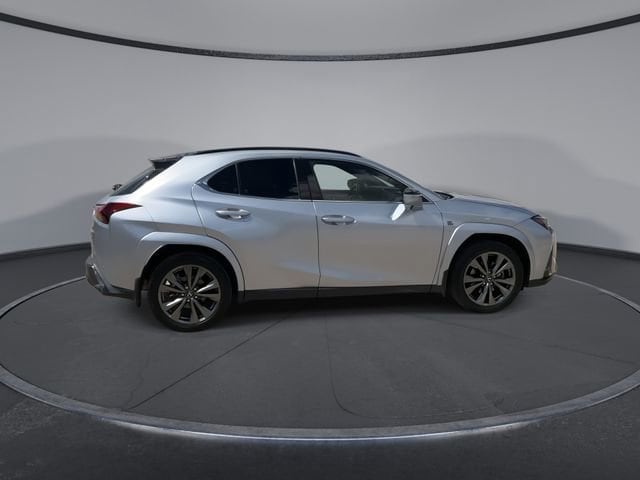 Thumbnail: 2023 Lexus UX - 9