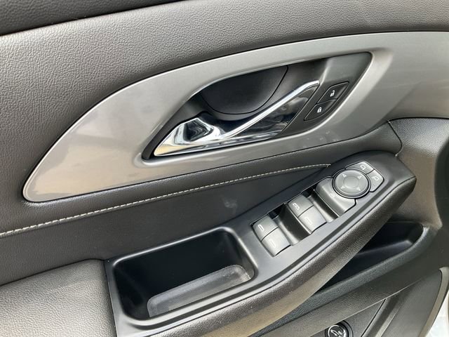 Thumbnail: 2023 Chevrolet Traverse - 14