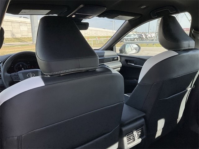 Thumbnail: 2025 Toyota Camry - 15