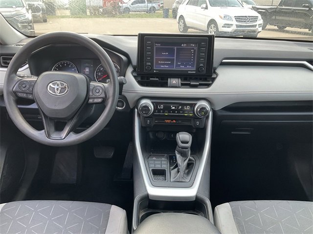 Thumbnail: 2021 Toyota RAV4 - 18