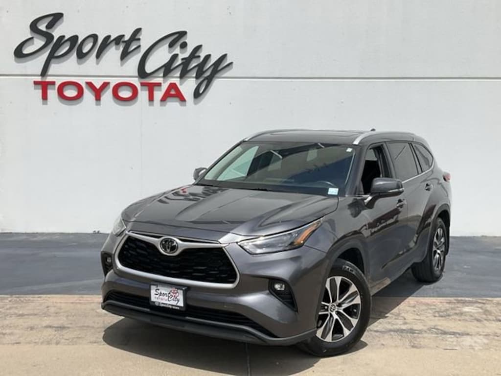 Used 2022 Toyota Highlander XLE SUV