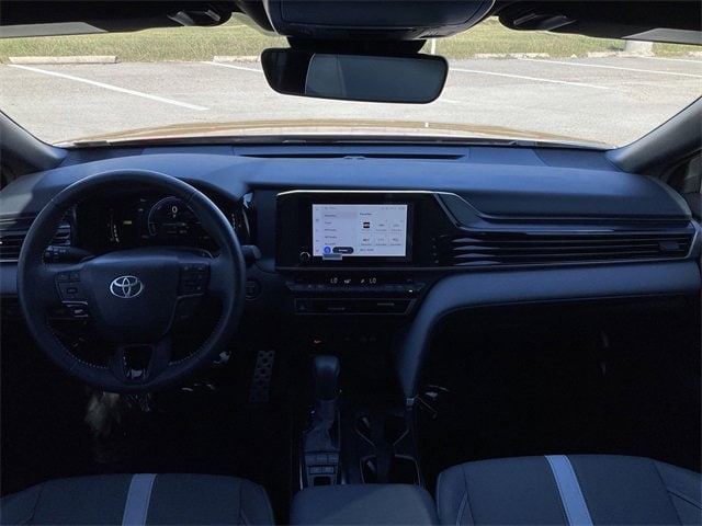 Thumbnail: 2025 Toyota Camry - 18