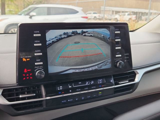 Thumbnail: 2021 Toyota Sienna - 23