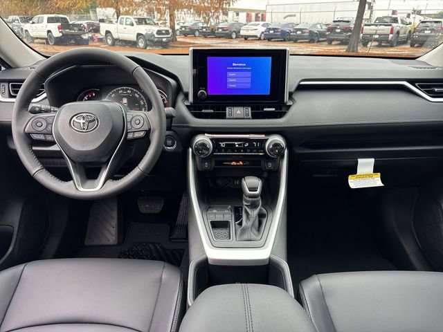 Thumbnail: 2025 Toyota RAV4 - 18