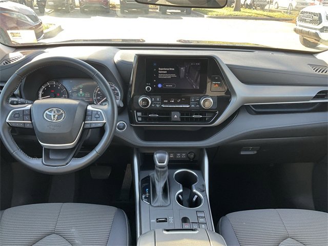 Thumbnail: 2024 Toyota Highlander - 19